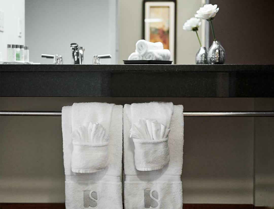 Samuels Boutique Hotel Годерич Экстерьер фото